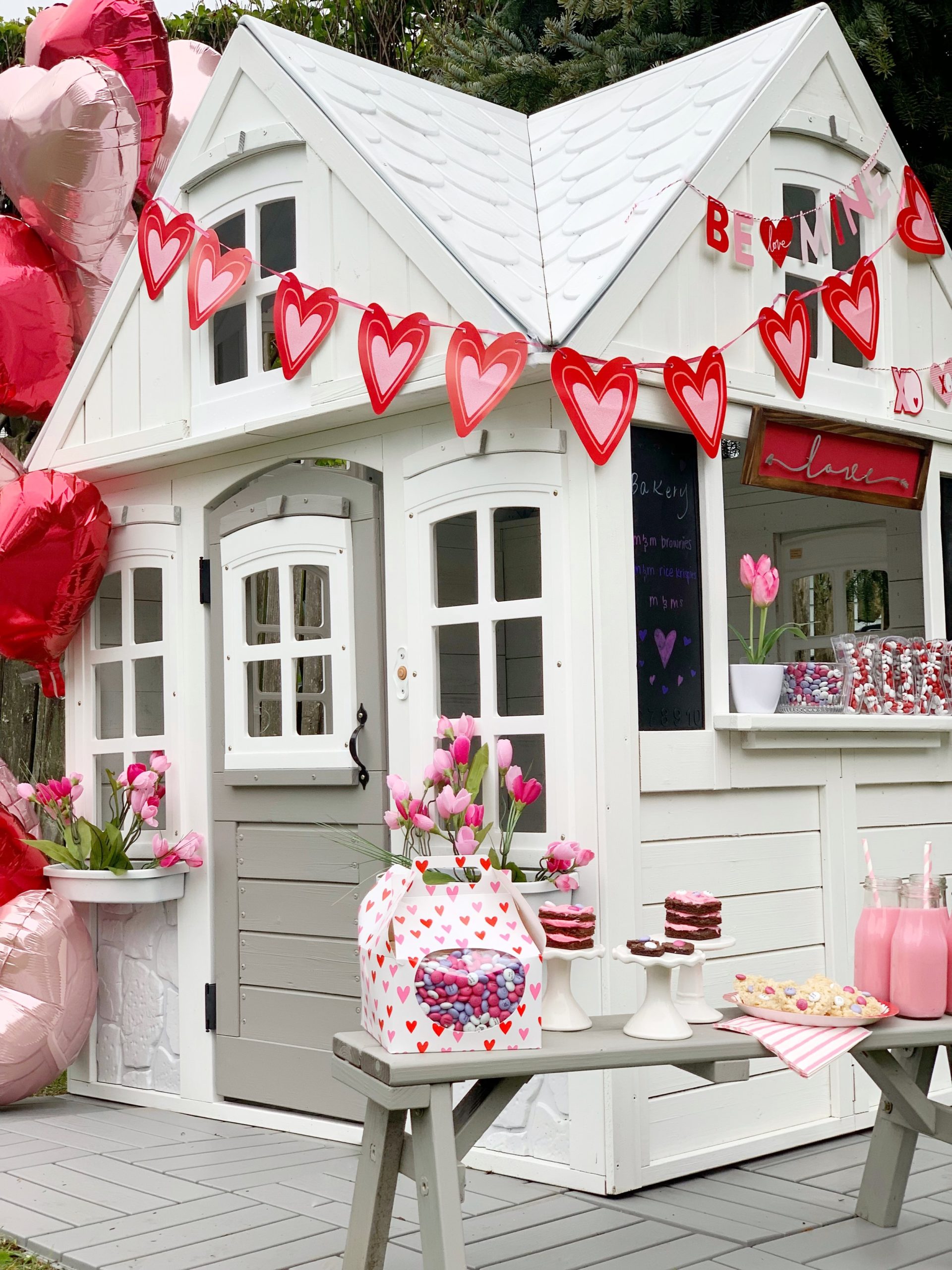 Playhouse : How we decorate for Valentines Day 