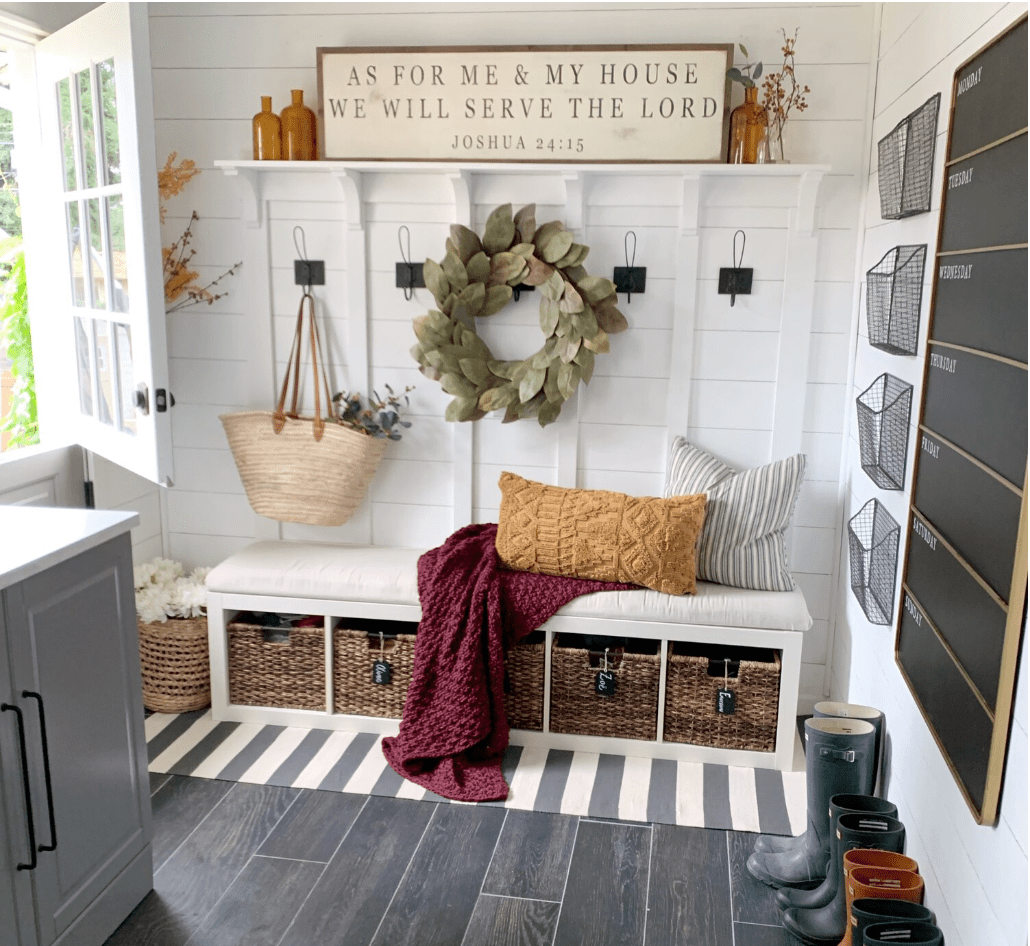 How to Add Fall to Different Spaces in Your Home {Mudroom}
