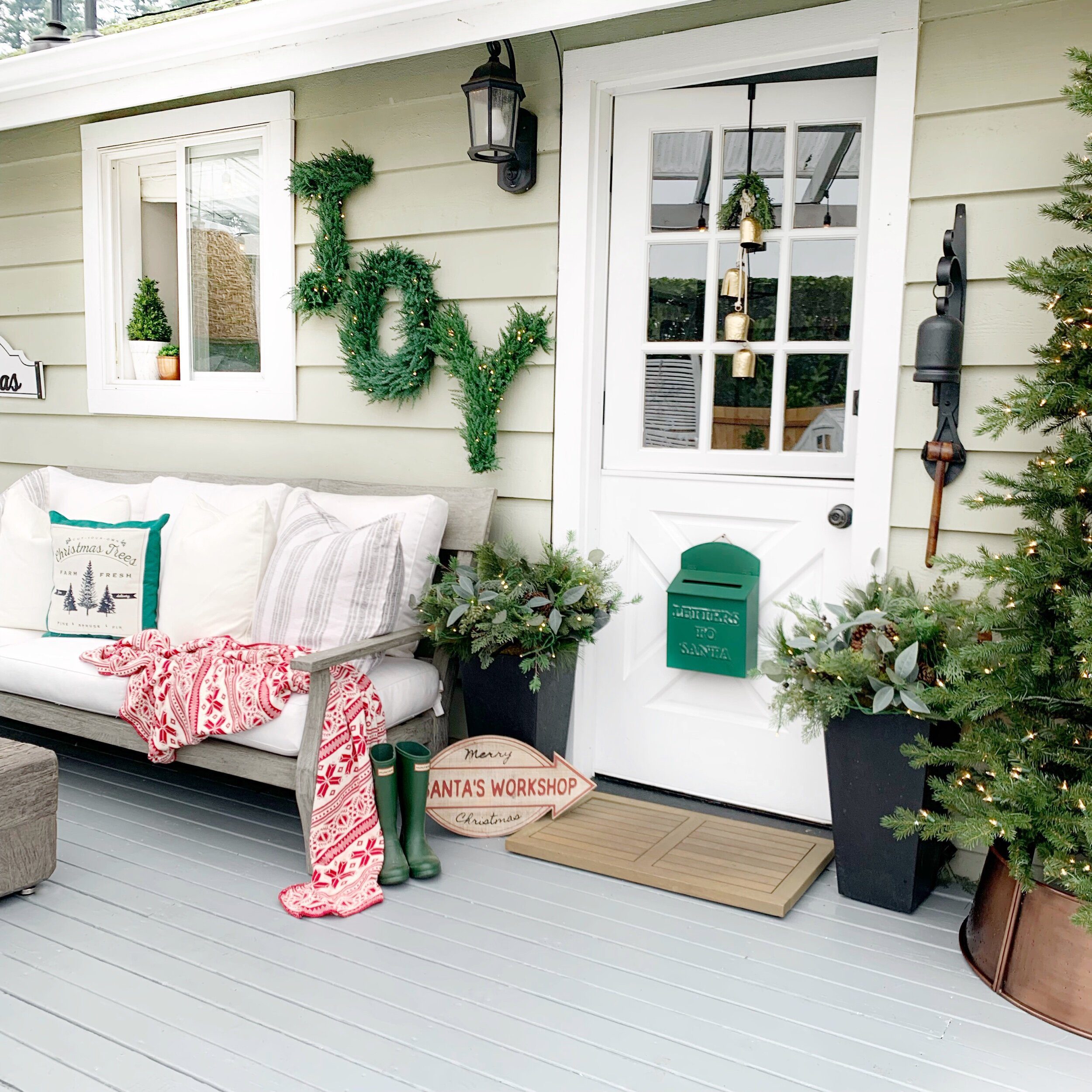 Christmas Deck Favorite Gold Spray Paint