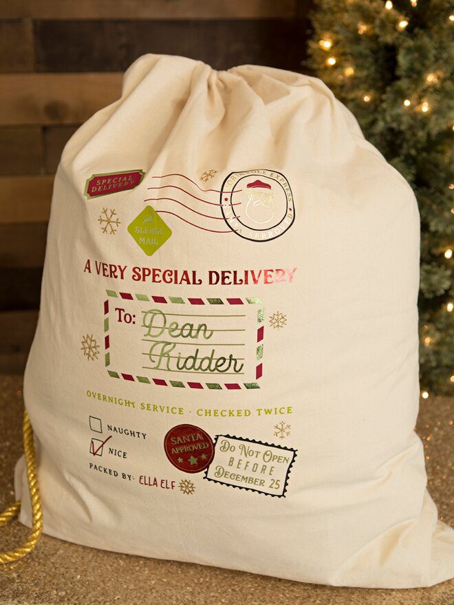 25 Wonderful Personalized Christmas Gift Ideas Using Your Cricut