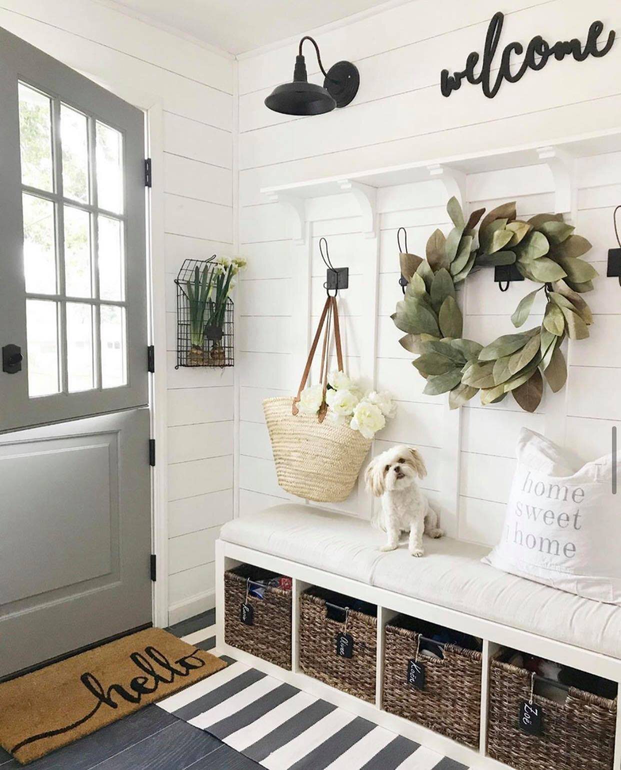 Organized Entryway + 5 tips to keep it organized!