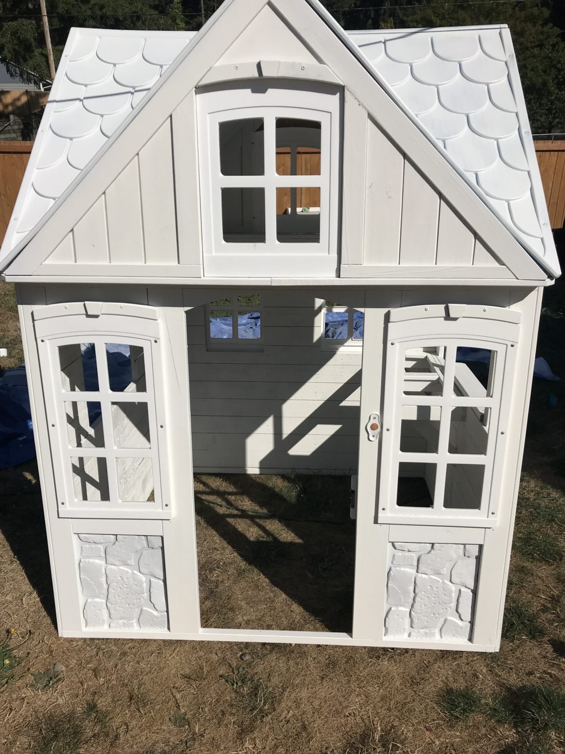 Playhouse Makeover: How to Paint a Playhouse - Dreaming of Homemaking