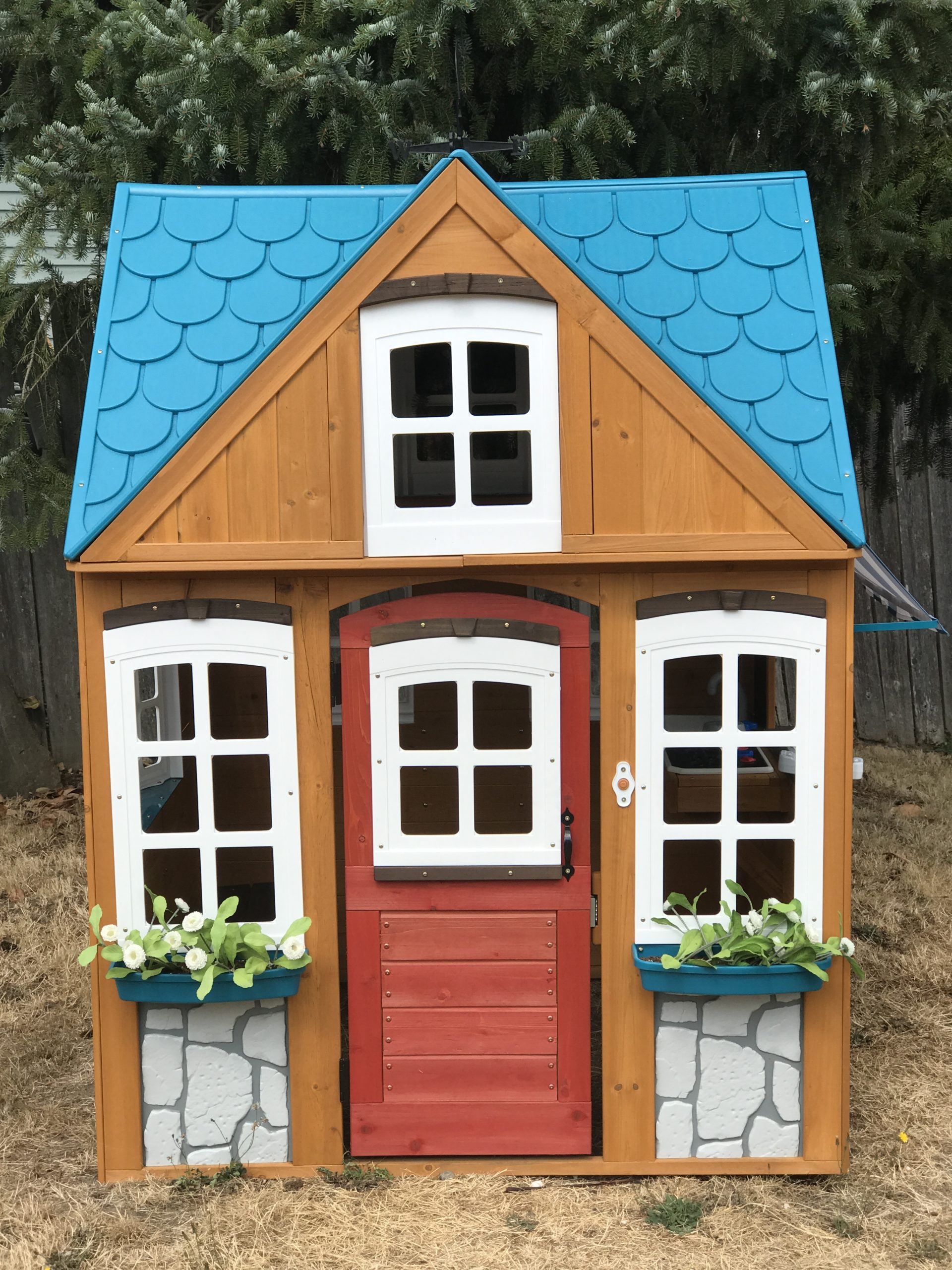 Playhouse : How it Held Up + Best Paint