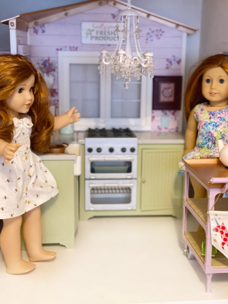 https://dreamingofhomemaking.com/wp-content/uploads/2020/10/American-Girl-Dollhouse-kitchen-768x1024.jpg