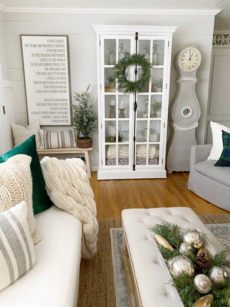 https://dreamingofhomemaking.com/wp-content/uploads/2020/12/cozy-christmas-time-front-room-768x1024.jpg