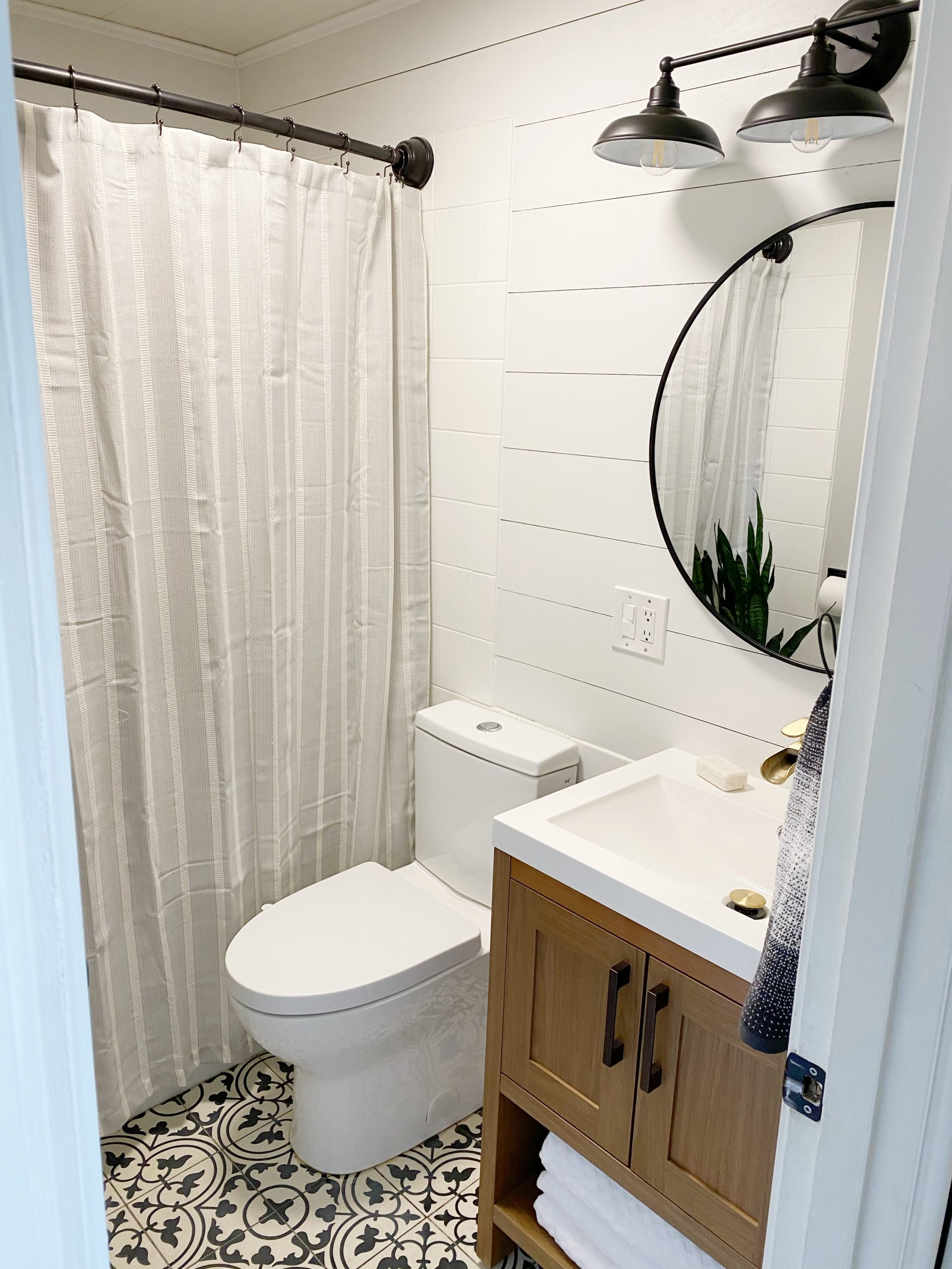 Bathroom Refresh on a Budget - Dreaming of Homemaking