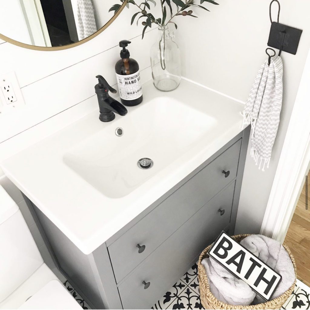 How to Organize a Vanity for Small Spaces