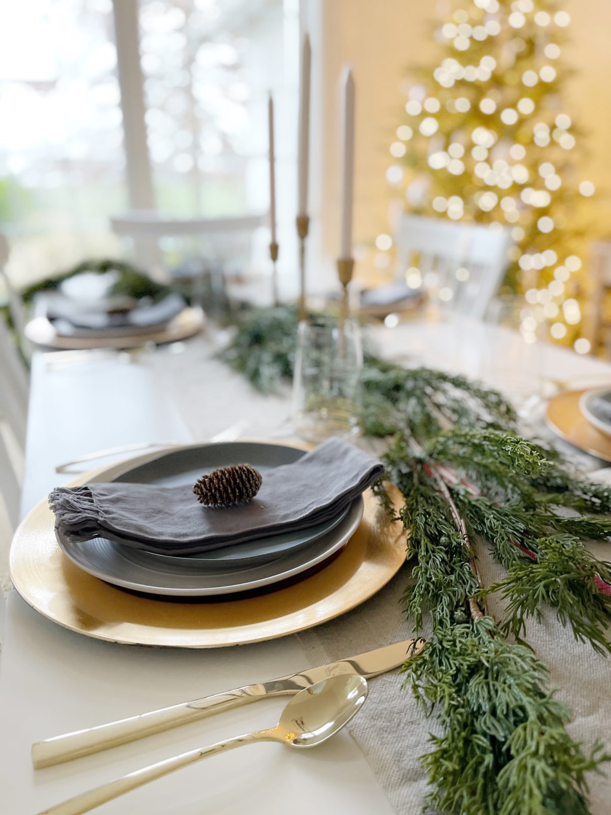 Holiday Dining - Simple Christmas