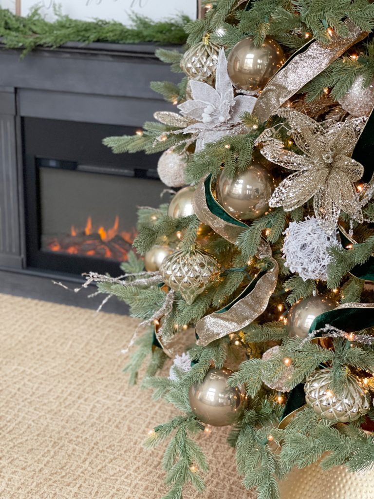 Home For the Holidays Christmas Tree Challenge 2021 - Decorator's