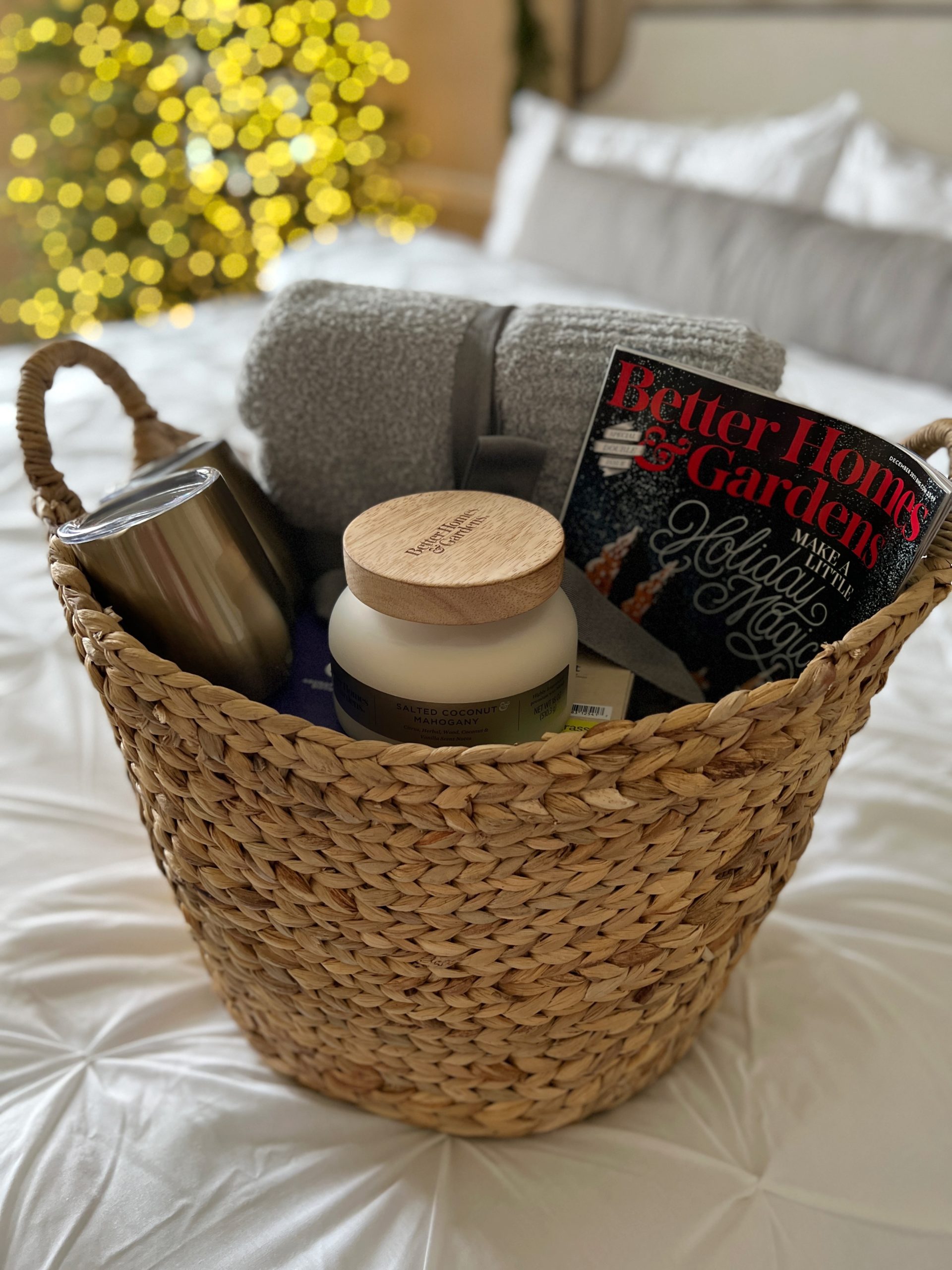 Cozy Christmas Bedroom - Gift Guide